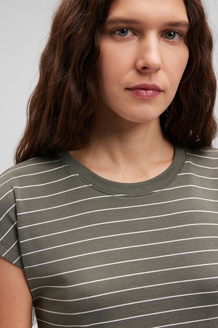 Kadın Çizgili Crop Tişört 168382-71841 Yeşil - Thumbnail