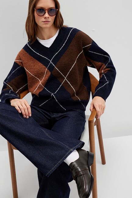 Kadın V Yaka Kazak 1710826-84371 Lacivert (2)